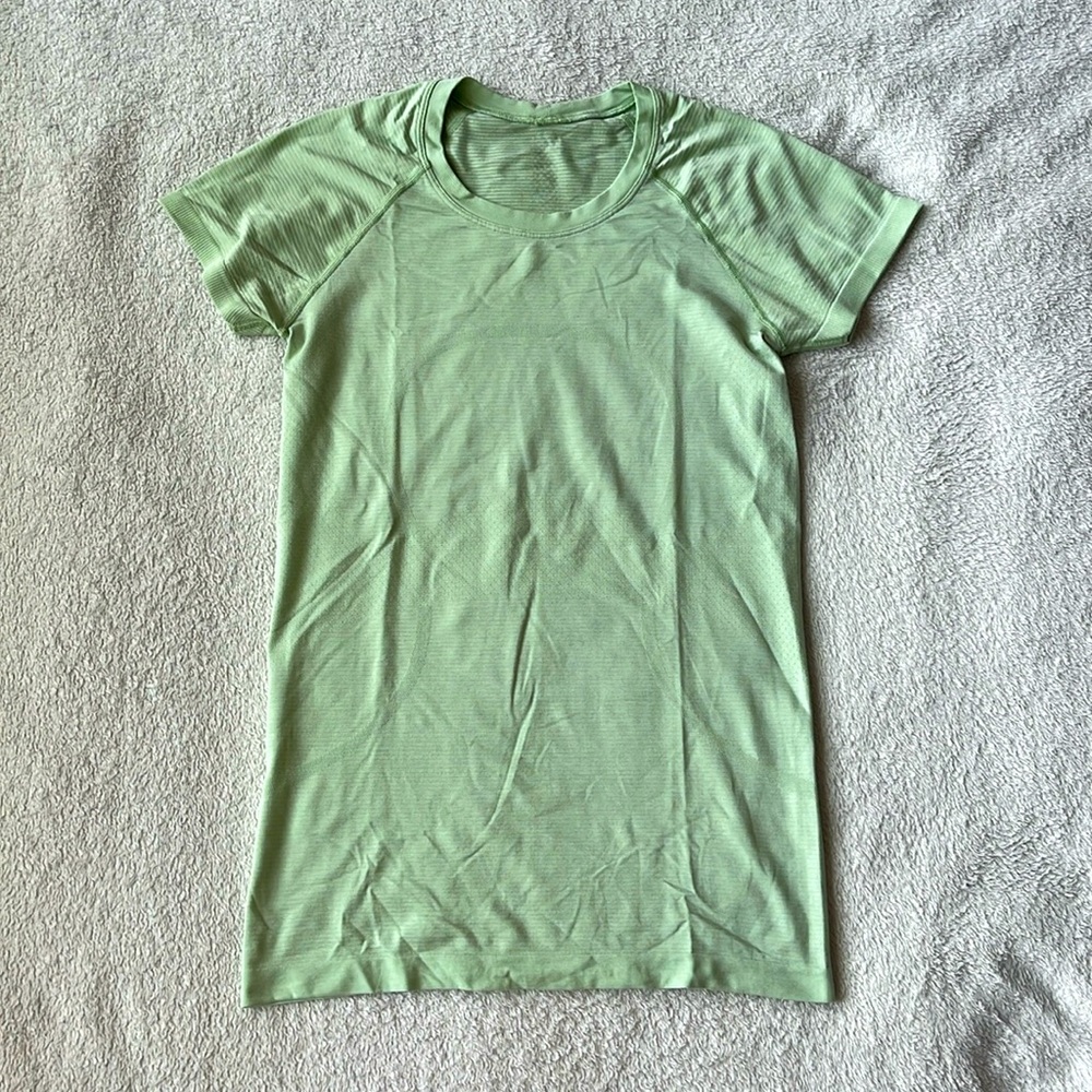 Lululemon Swiftly Tech Short Sleeve 2.0